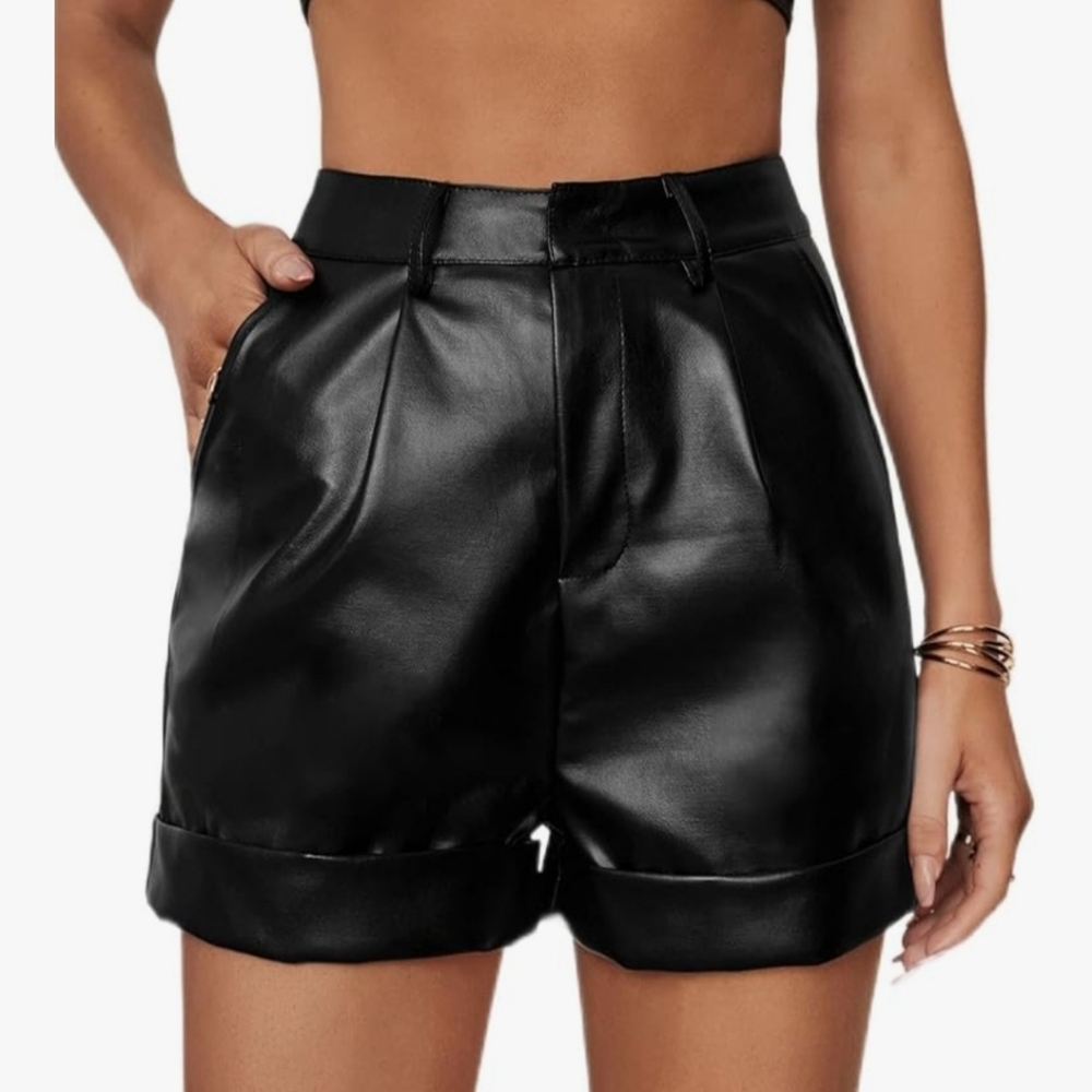 Women's Black Faux Leather Hem Shorts Medium